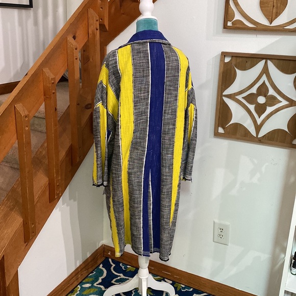 Beautiful Italian Pancho-Coat 🧥✨🖤💙💛 - Picture 2 of 12
